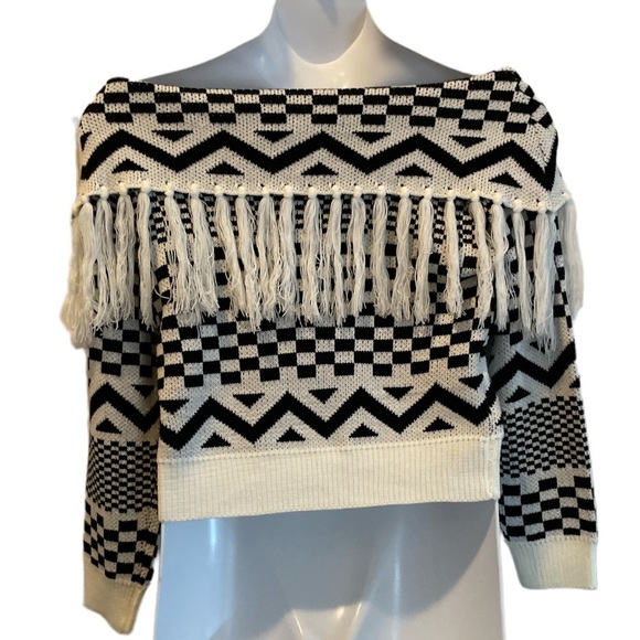 Main Strip Bohemian Crop Black And White Sweater. NWOT. Size Small - Picture 3 of 8